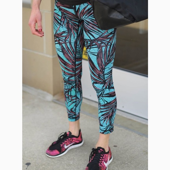 lululemon athletica Pants - Lululemon palm lace Wunder Under high rise